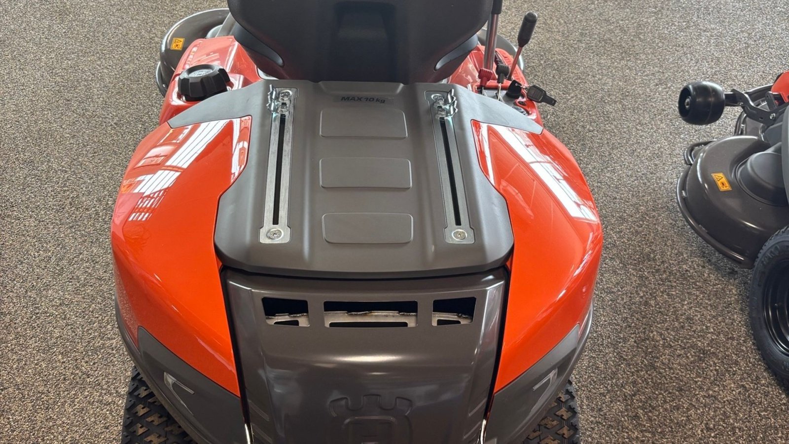 Rasentraktor des Typs Husqvarna 316 TXS AWD Klar til levering., Gebrauchtmaschine in Gram (Bild 3)