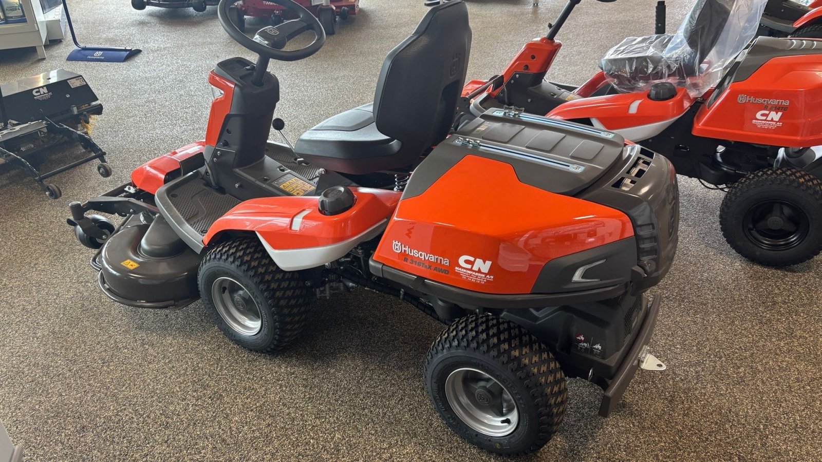 Rasentraktor des Typs Husqvarna 316 TXS AWD Klar til levering., Gebrauchtmaschine in Gram (Bild 4)