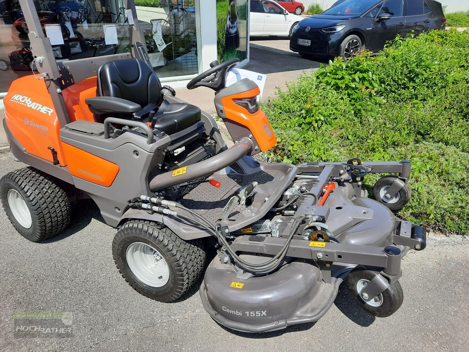 Rasentraktor des Typs Husqvarna 525 dx, Neumaschine in Kronstorf (Bild 2)