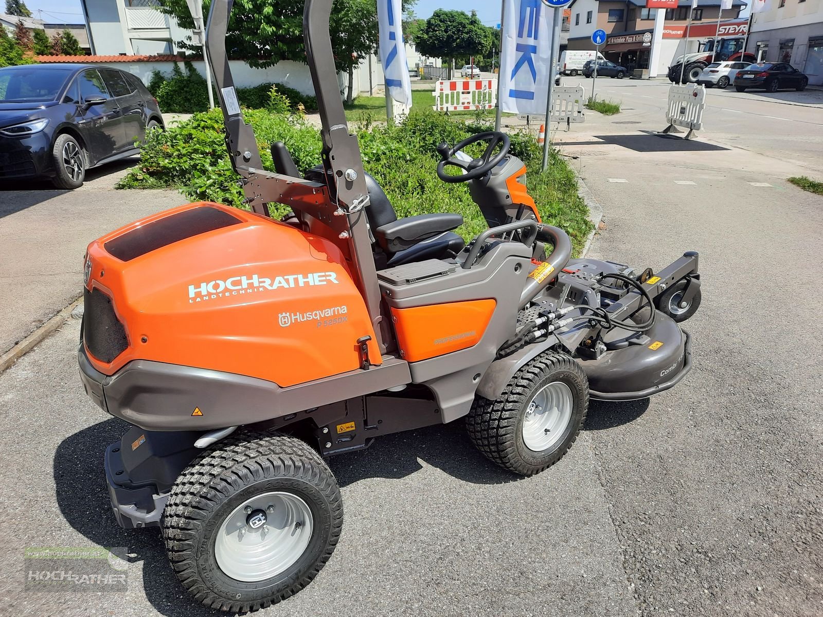 Rasentraktor des Typs Husqvarna 525 dx, Neumaschine in Kronstorf (Bild 3)