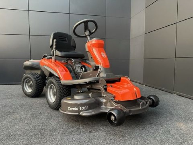 Rasentraktor des Typs Husqvarna Akkurider R200iX AWD mit 103icm Mähdeck, Neumaschine in Tamsweg (Bild 9)