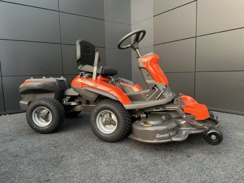 Rasentraktor des Typs Husqvarna Akkurider R200iX AWD mit 103icm Mähdeck, Neumaschine in Tamsweg (Bild 3)