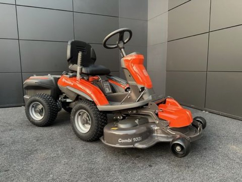 Rasentraktor des Typs Husqvarna Akkurider R200iX AWD mit 103icm Mähdeck, Neumaschine in Tamsweg (Bild 1)