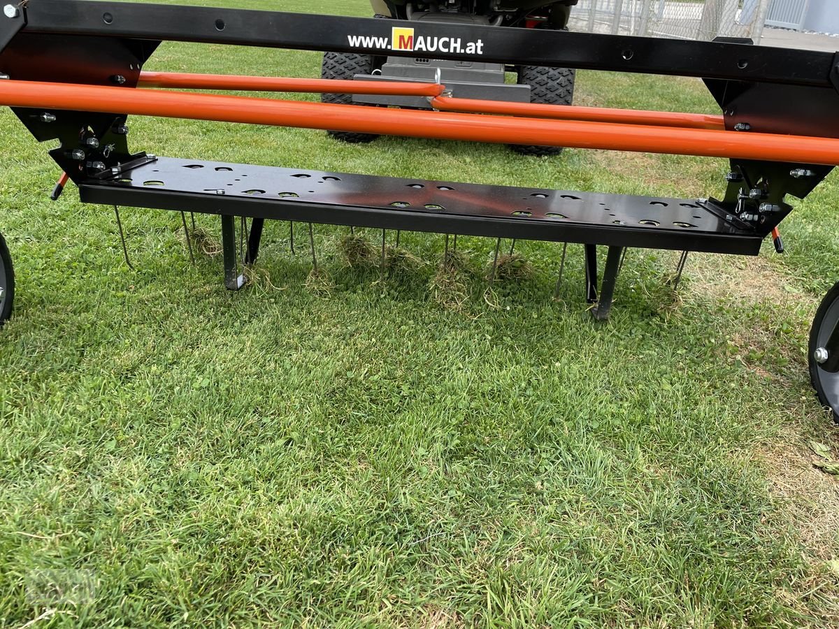 Rasentraktor des Typs Husqvarna Anbauplattform inkl. Vertikutieraufsatz, Neumaschine in Burgkirchen (Bild 5)