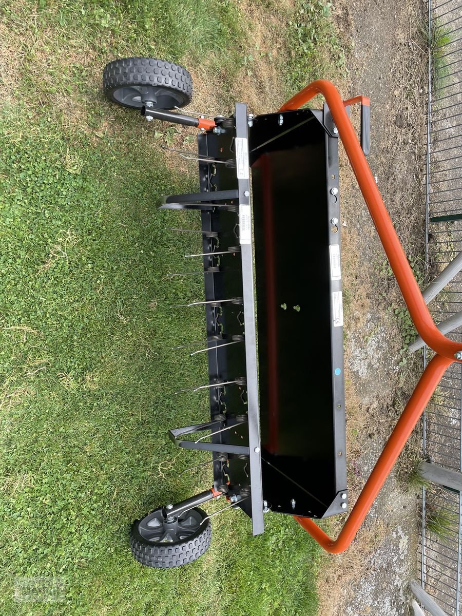 Rasentraktor des Typs Husqvarna Anbauplattform inkl. Vertikutieraufsatz, Neumaschine in Burgkirchen (Bild 2)