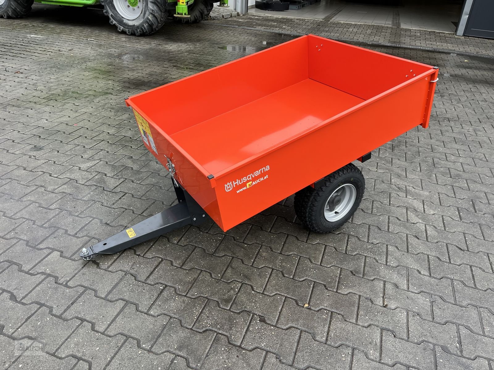 Rasentraktor des Typs Husqvarna Anhänger Profi Kippbar, Neumaschine in Burgkirchen (Bild 12)