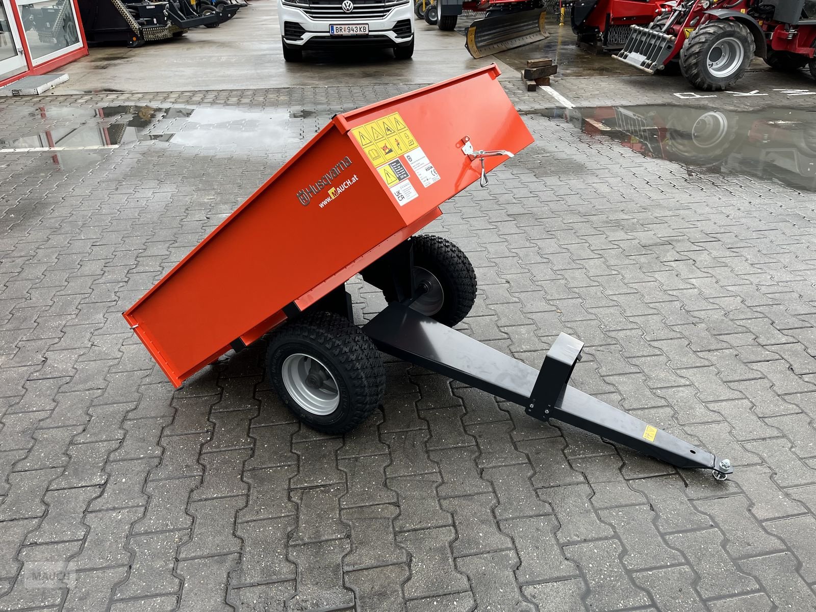 Rasentraktor des Typs Husqvarna Anhänger Profi Kippbar, Neumaschine in Burgkirchen (Bild 2)