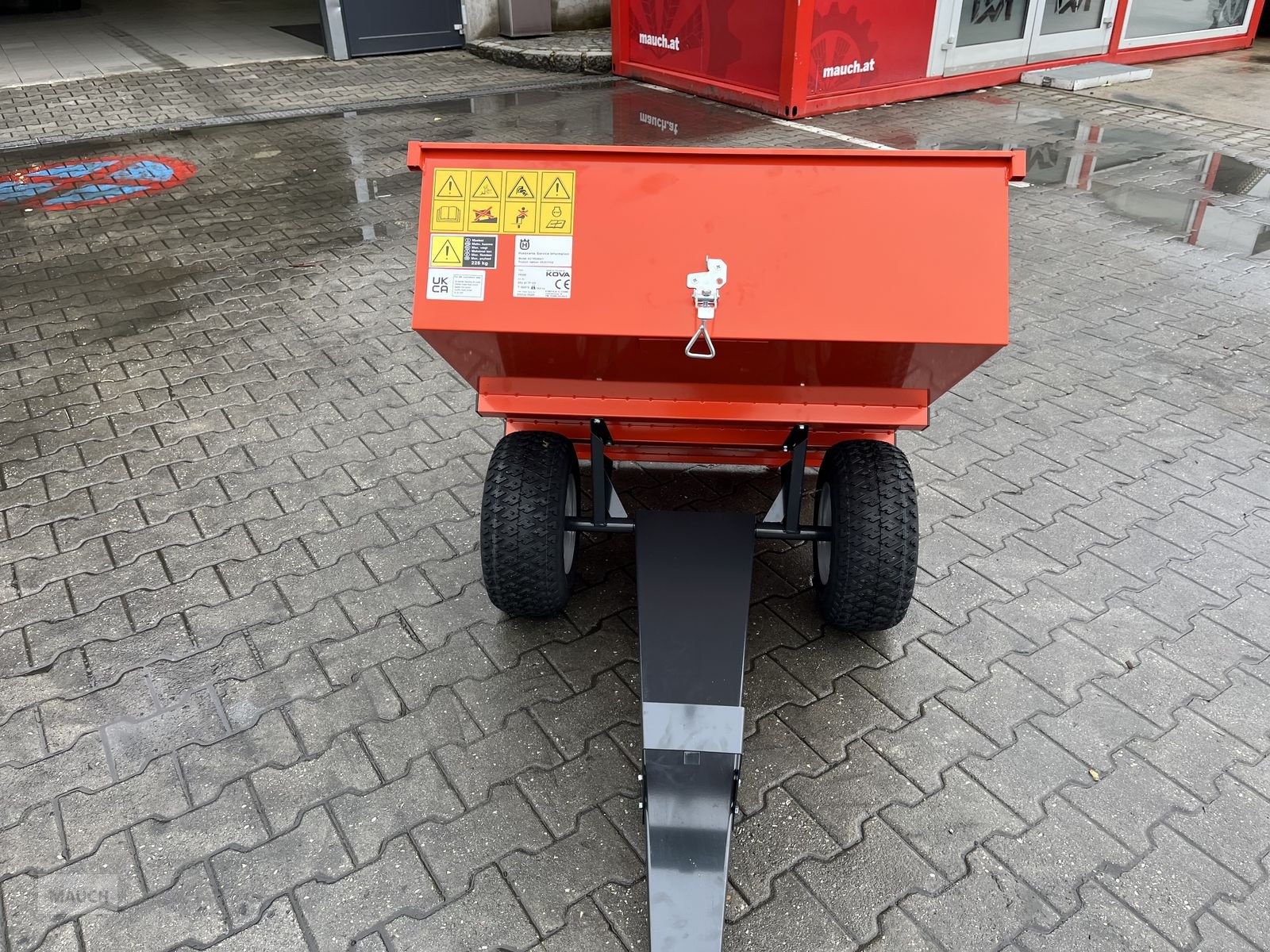 Rasentraktor des Typs Husqvarna Anhänger Profi Kippbar, Neumaschine in Burgkirchen (Bild 3)