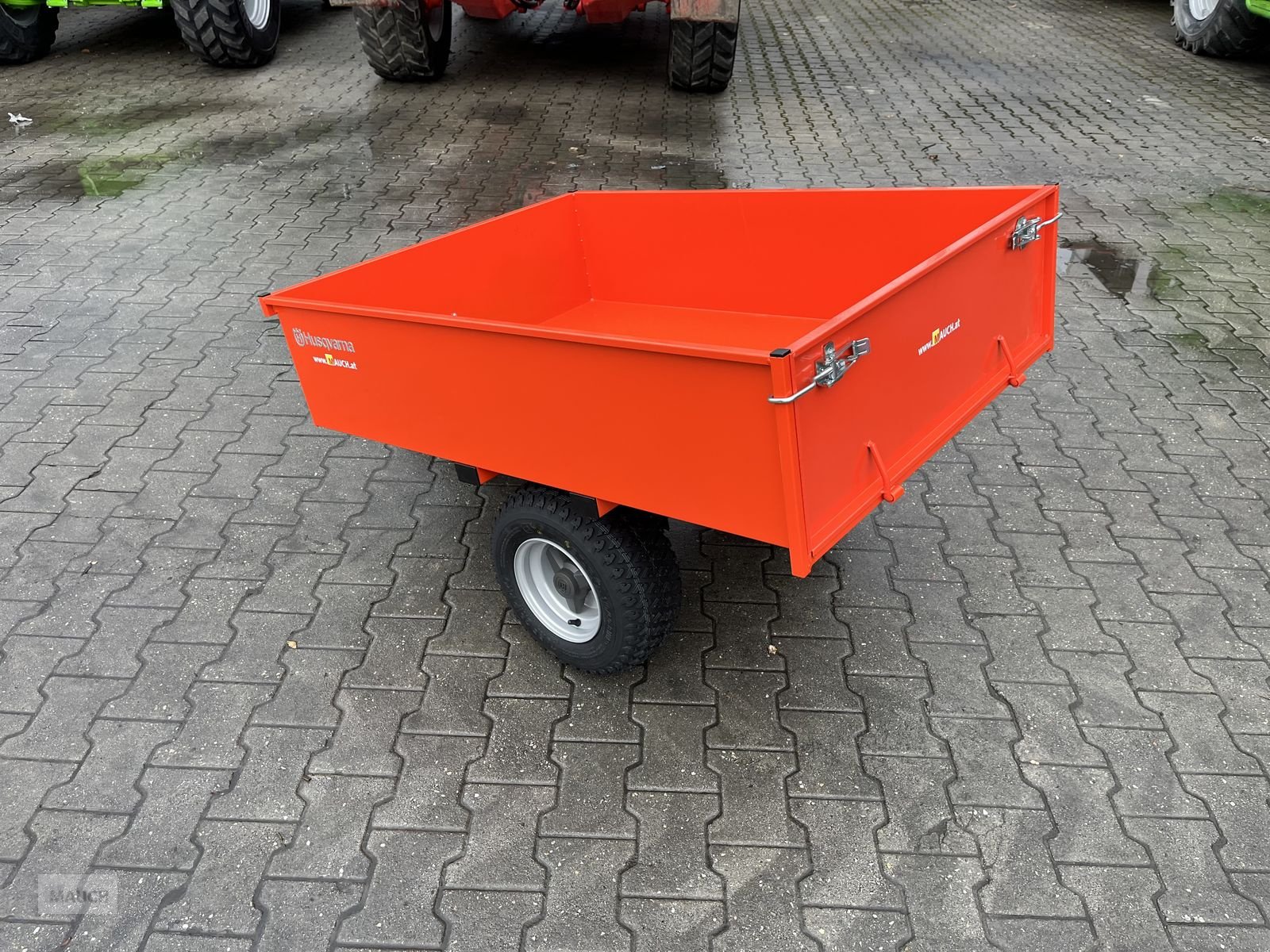 Rasentraktor des Typs Husqvarna Anhänger Profi Kippbar, Neumaschine in Burgkirchen (Bild 8)