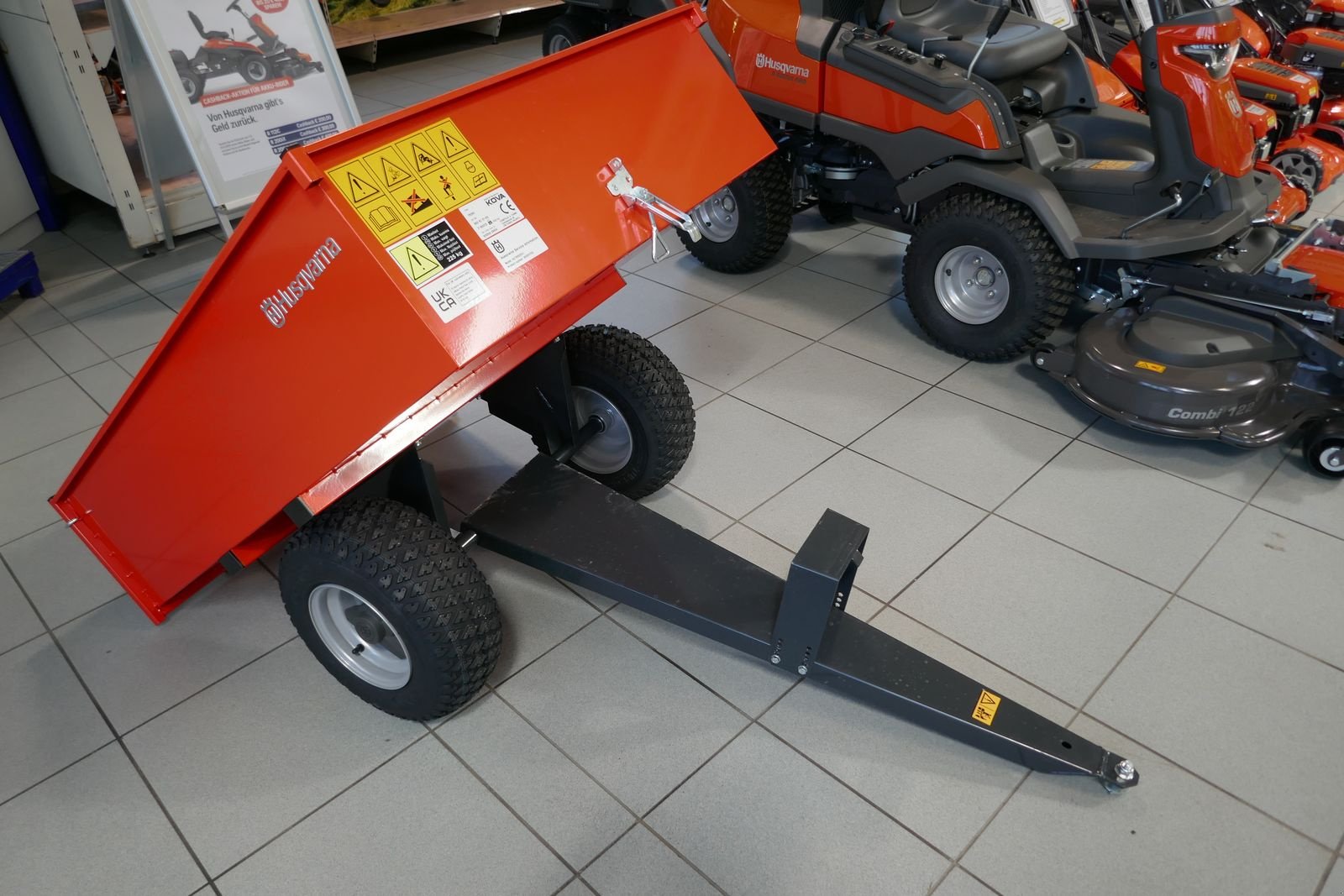 Rasentraktor des Typs Husqvarna Anhänger zum Kippen, Gebrauchtmaschine in Villach (Bild 6)