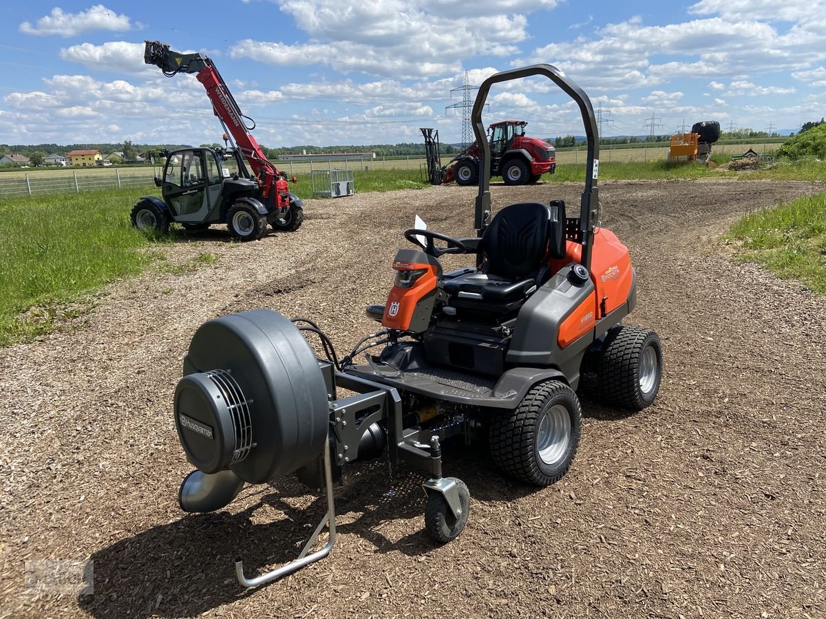 Rasentraktor des Typs Husqvarna Blasgerät für Profi Serie, Neumaschine in Burgkirchen (Bild 6)