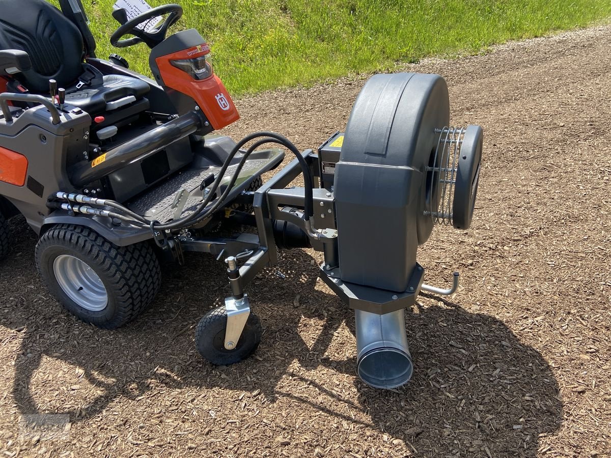 Rasentraktor des Typs Husqvarna Blasgerät für Profi Serie, Neumaschine in Burgkirchen (Bild 3)