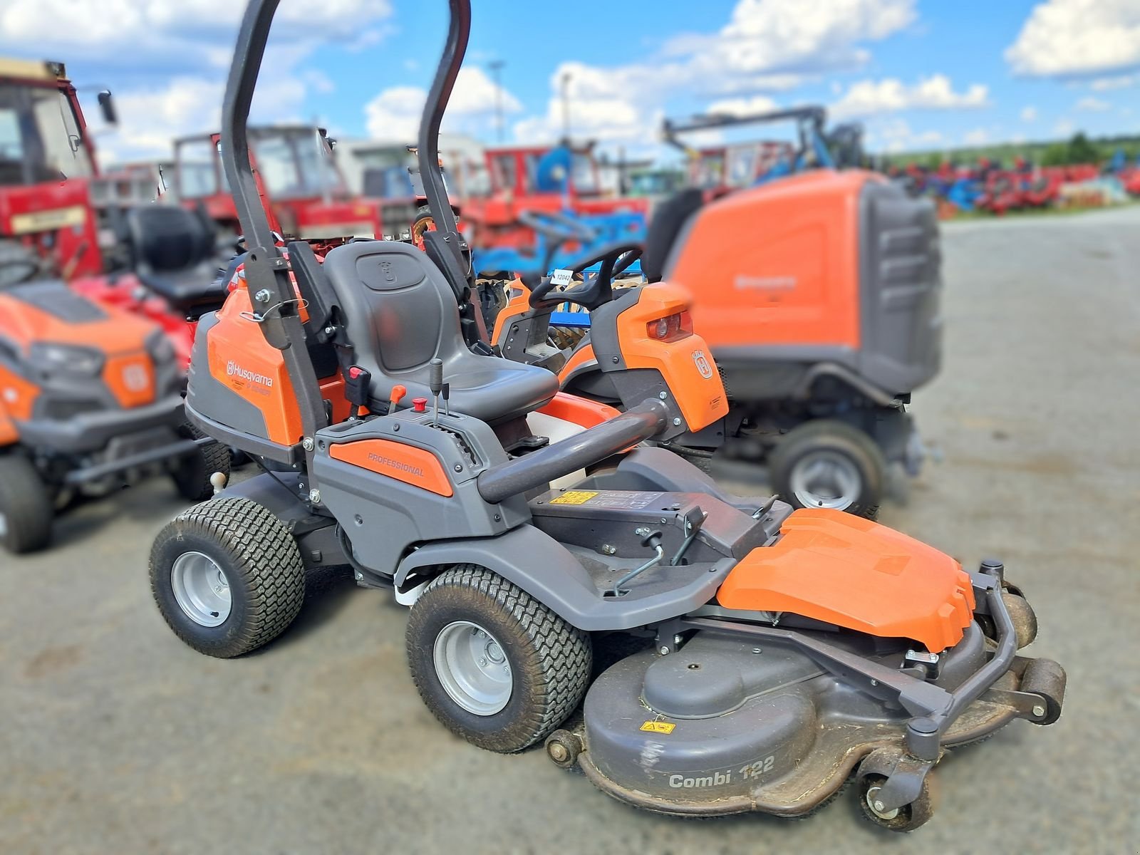 Rasentraktor des Typs Husqvarna Frontmäher Husqvarna Rider P524 EFI IntNr 12042, Gebrauchtmaschine in Strem (Bild 2)