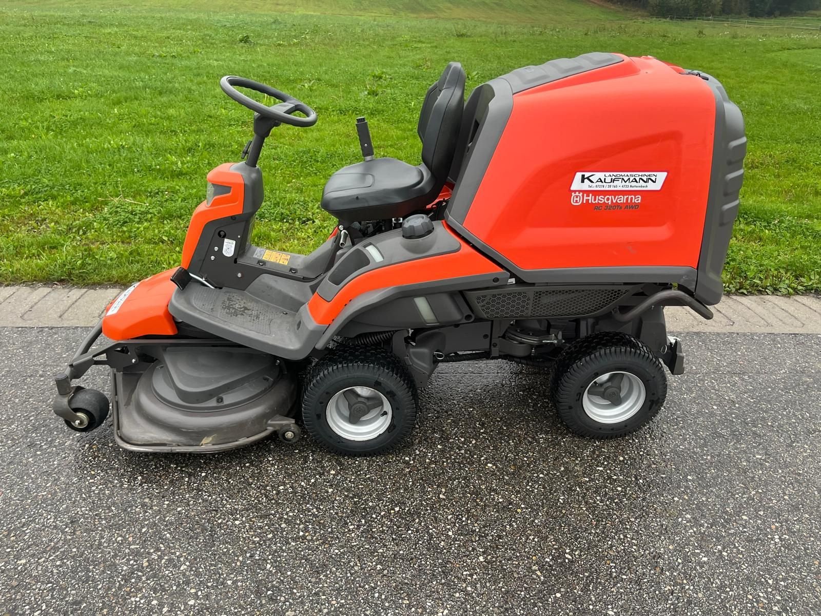 Rasentraktor des Typs Husqvarna Husqvarna  RC 320 TS AWD Rasentraktor, Gebrauchtmaschine in NATTERNBACH (Bild 7)