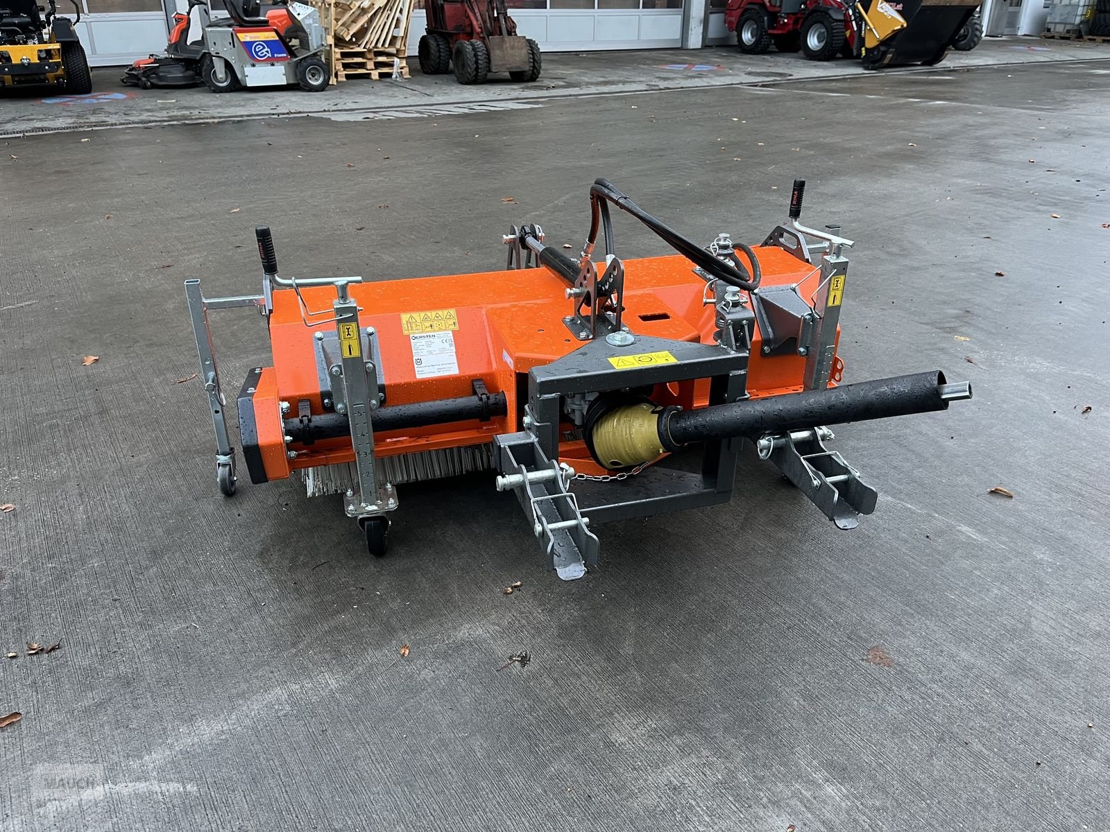 Rasentraktor des Typs Husqvarna Kehrmaschine für 500er Serie mit Sammelwanne, Vorführmaschine in Burgkirchen (Bild 15)