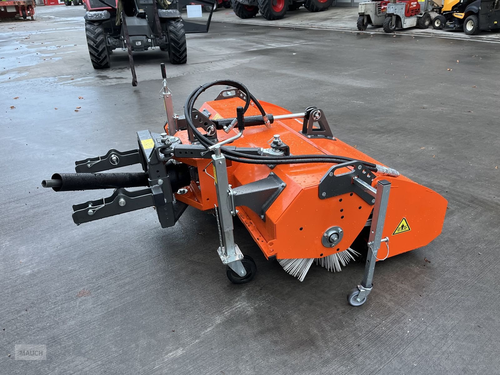 Rasentraktor des Typs Husqvarna Kehrmaschine für 500er Serie mit Sammelwanne, Vorführmaschine in Burgkirchen (Bild 9)