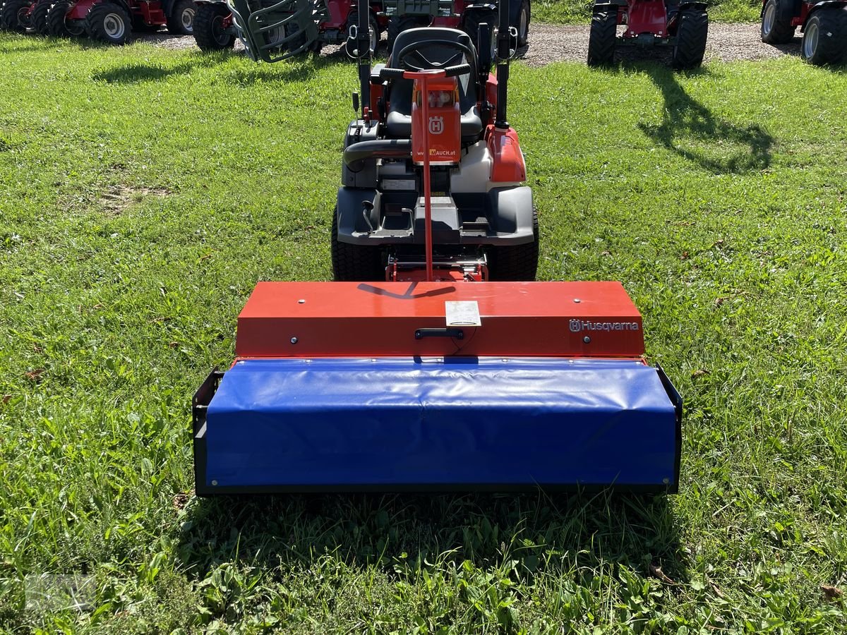 Rasentraktor des Typs Husqvarna Kehrmaschine mit Sammelwanne 500er Serie, Neumaschine in Burgkirchen (Bild 11)