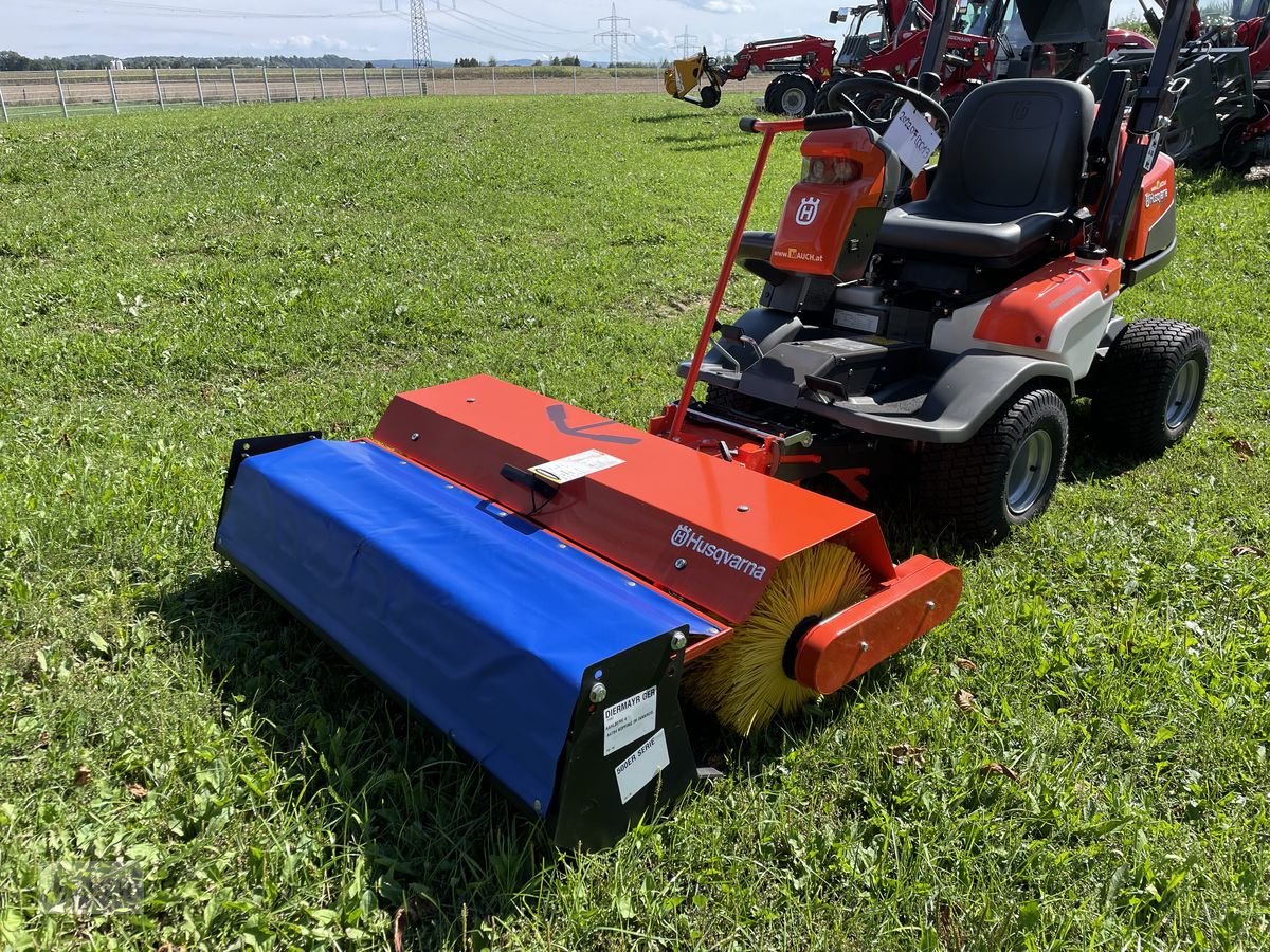 Rasentraktor des Typs Husqvarna Kehrmaschine mit Sammelwanne 500er Serie, Neumaschine in Burgkirchen (Bild 2)