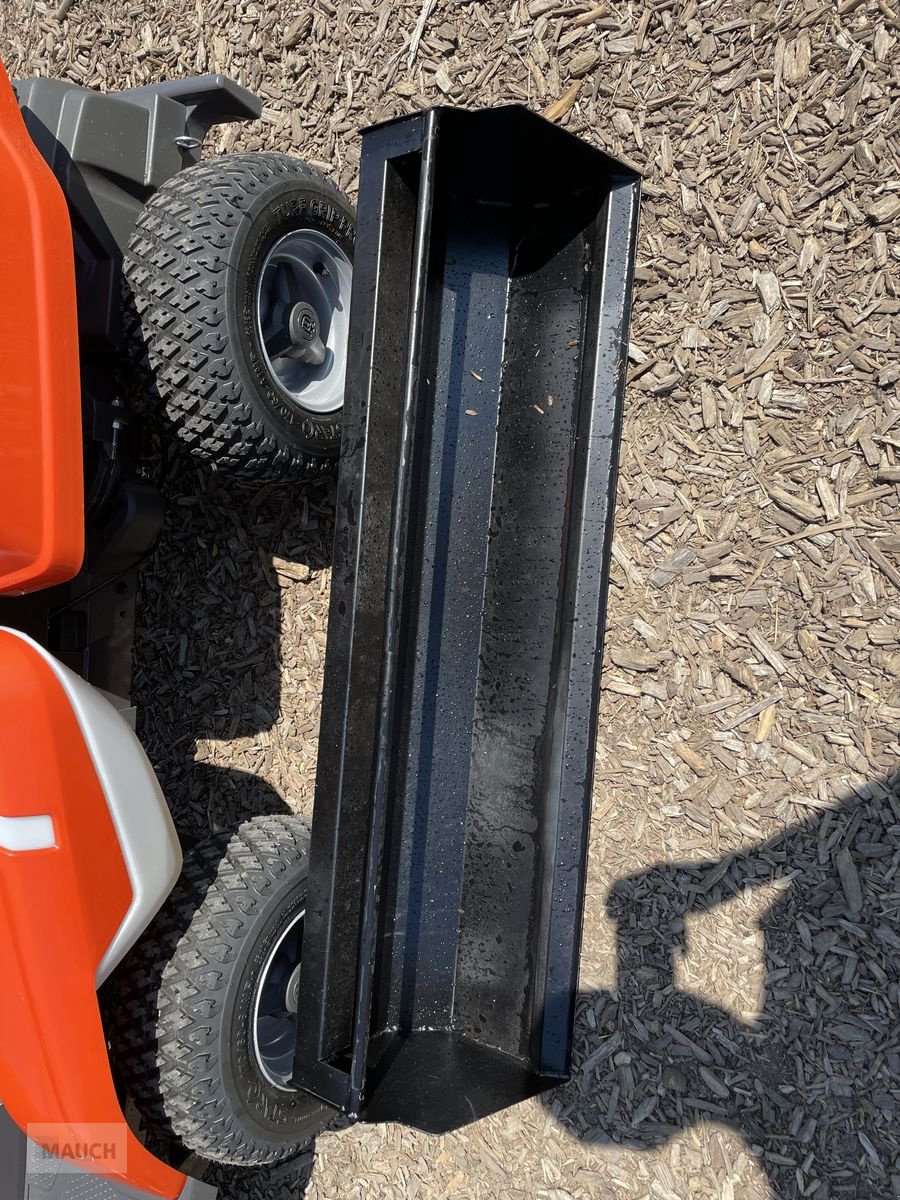 Rasentraktor des Typs Husqvarna Kehrmaschine mit Sammelwanne für 200er Serie, Neumaschine in Burgkirchen (Bild 14)