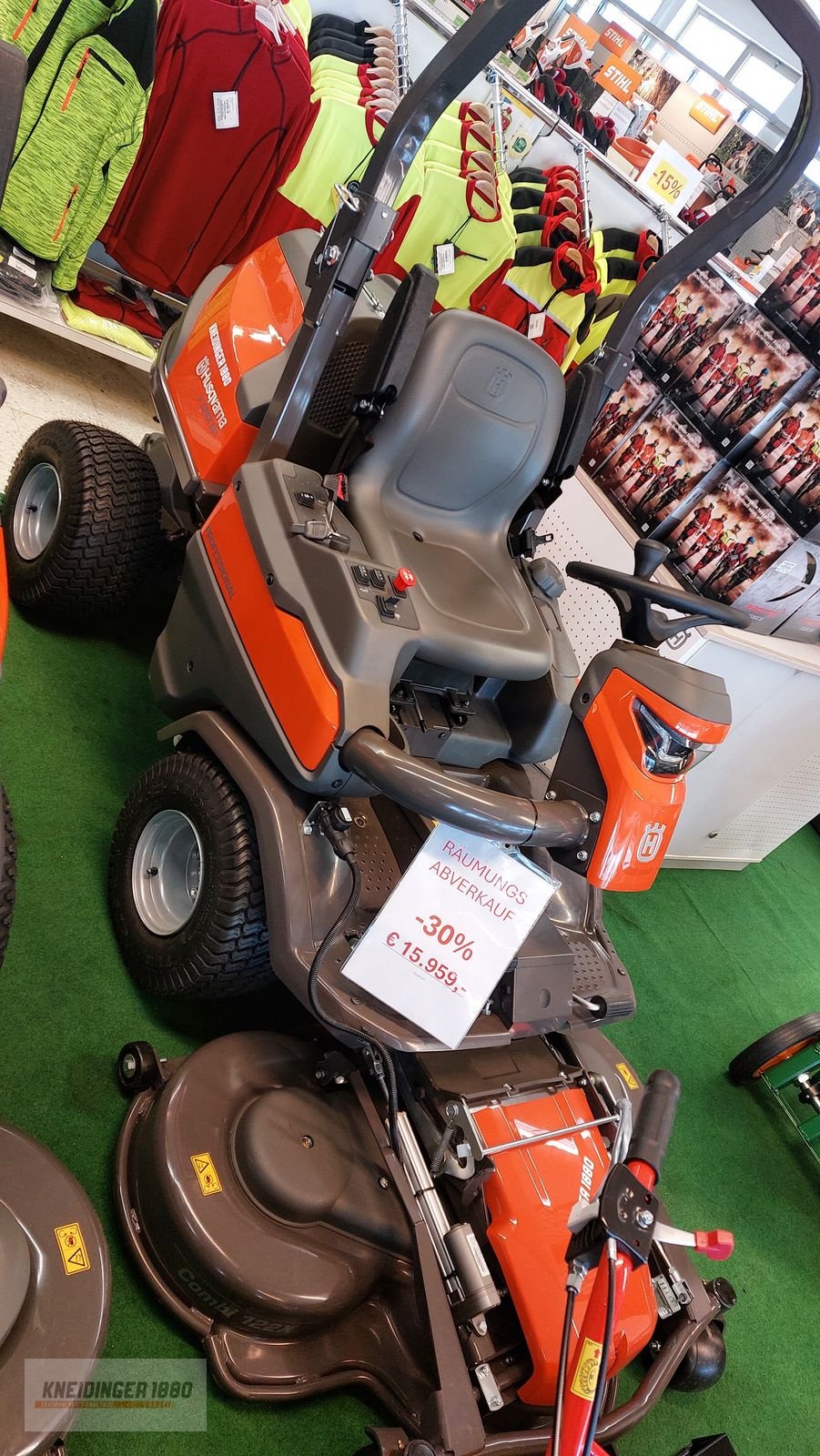 Rasentraktor des Typs Husqvarna P 524X EFI, Neumaschine in Altenfelden (Bild 1)