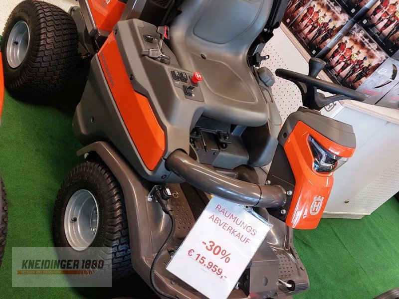 Rasentraktor des Typs Husqvarna P 524X EFI, Neumaschine in Altenfelden (Bild 1)