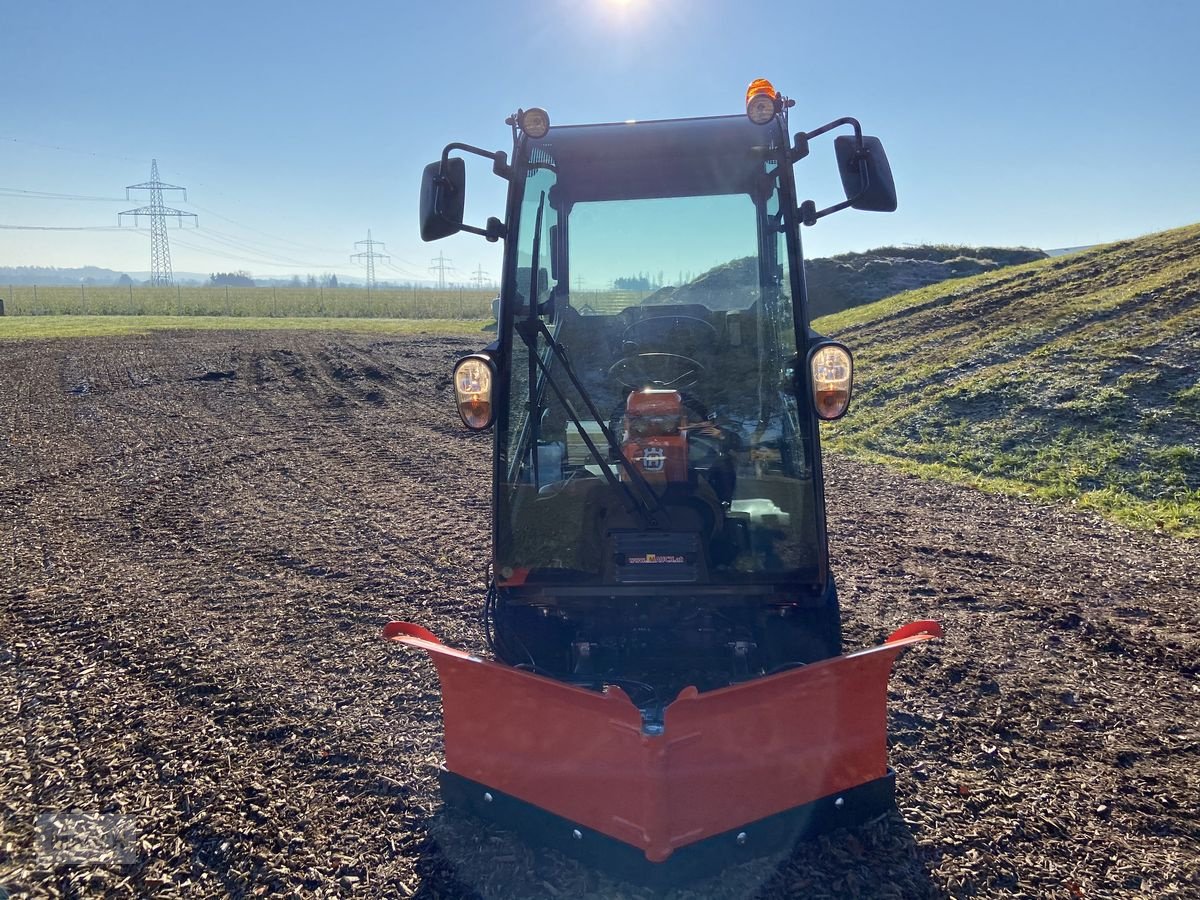 Rasentraktor des Typs Husqvarna P 525DX Kabine mit Winterausrüstung, Neumaschine in Burgkirchen (Bild 16)