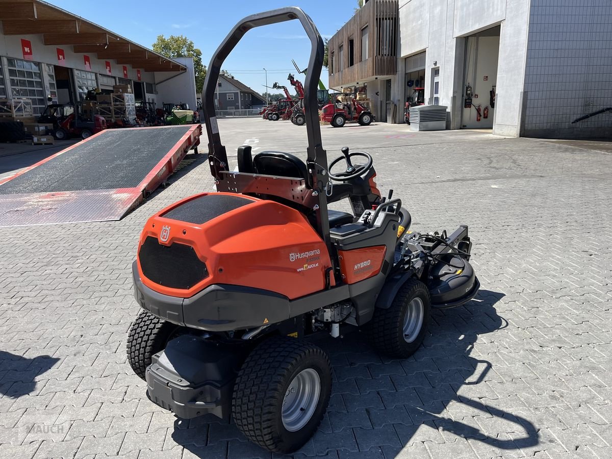 Rasentraktor des Typs Husqvarna P 535HX Hybrid Rider nur 10h, Vorführmaschine in Burgkirchen (Bild 5)
