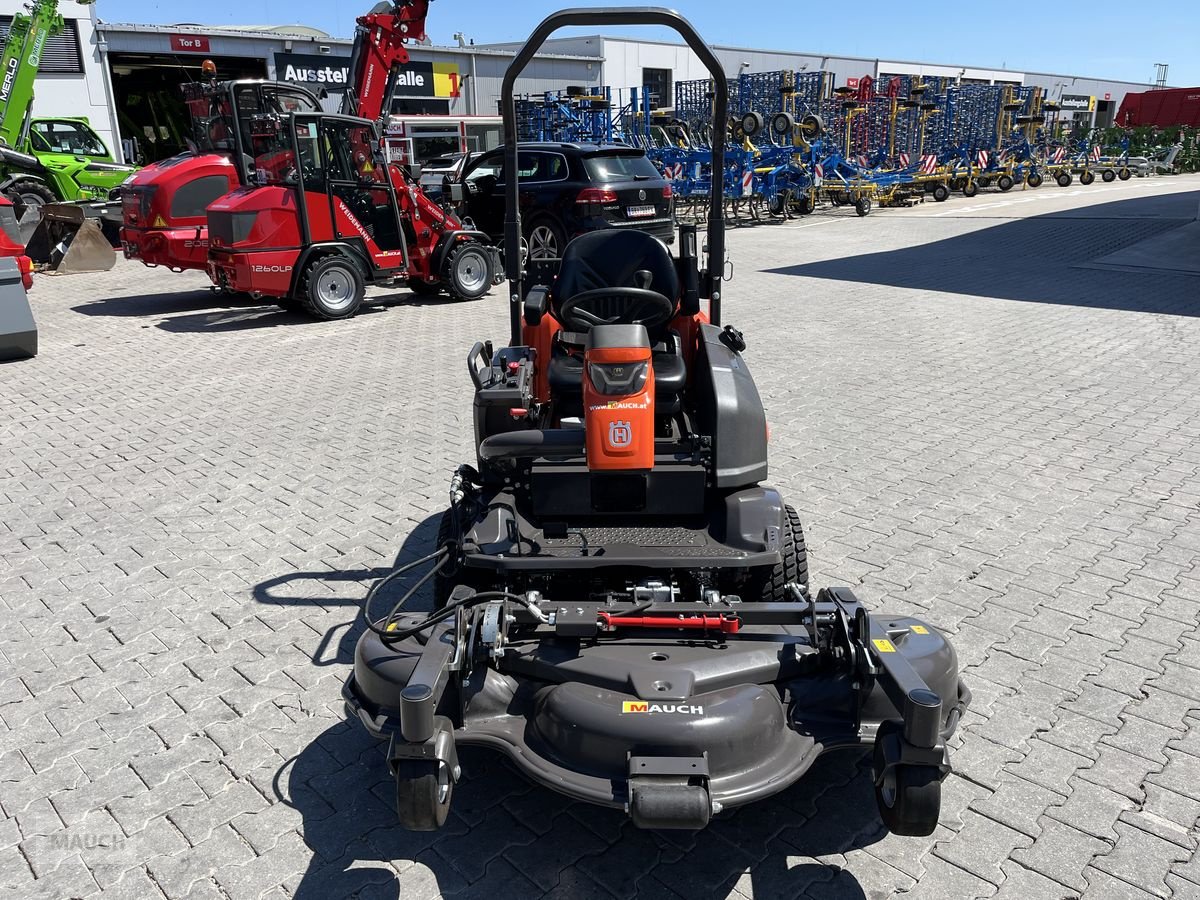 Rasentraktor des Typs Husqvarna P 535HX Hybrid Rider nur 10h, Vorführmaschine in Burgkirchen (Bild 11)