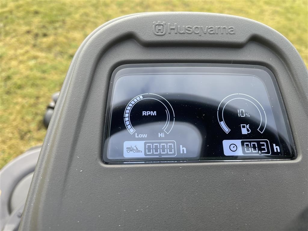 Rasentraktor typu Husqvarna P524 XR fjernstyret Inkl. combi 122 cm klippebord., Gebrauchtmaschine v Holstebro (Obrázek 10)