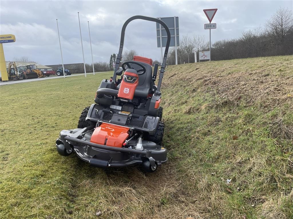 Rasentraktor typu Husqvarna P524 XR fjernstyret Inkl. combi 122 cm klippebord., Gebrauchtmaschine v Holstebro (Obrázek 8)