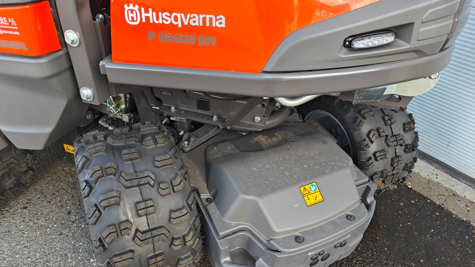 Rasentraktor типа Husqvarna P524 XR fjernstyret, Gebrauchtmaschine в Holstebro (Фотография 8)