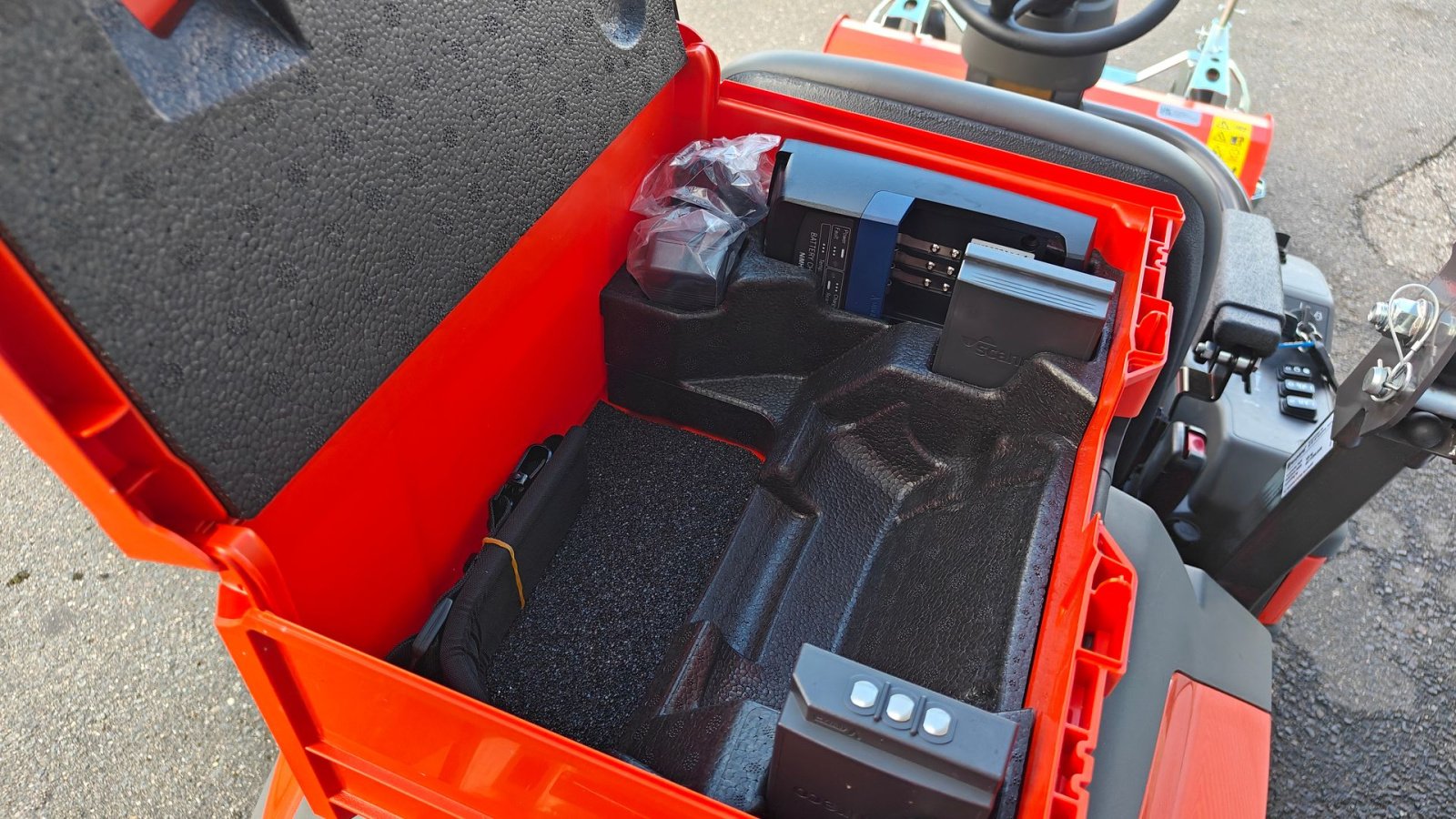 Rasentraktor типа Husqvarna P524 XR fjernstyret, Gebrauchtmaschine в Holstebro (Фотография 7)