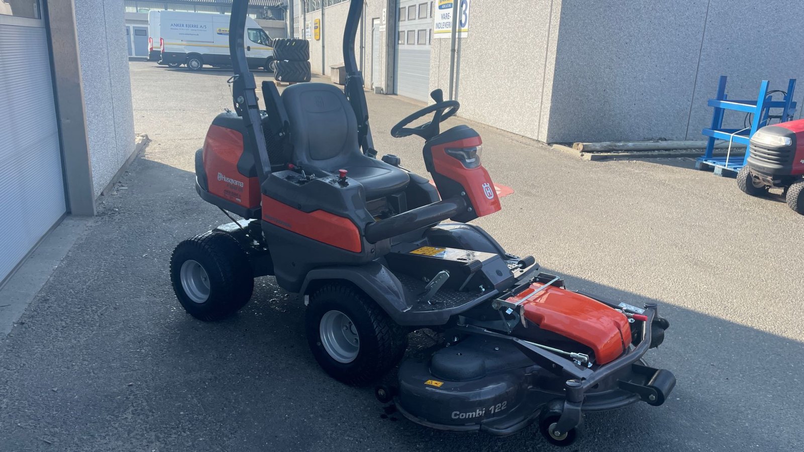 Rasentraktor typu Husqvarna P524X Efi Inkl. 122cm combi klipper, Gebrauchtmaschine v Holstebro (Obrázek 3)