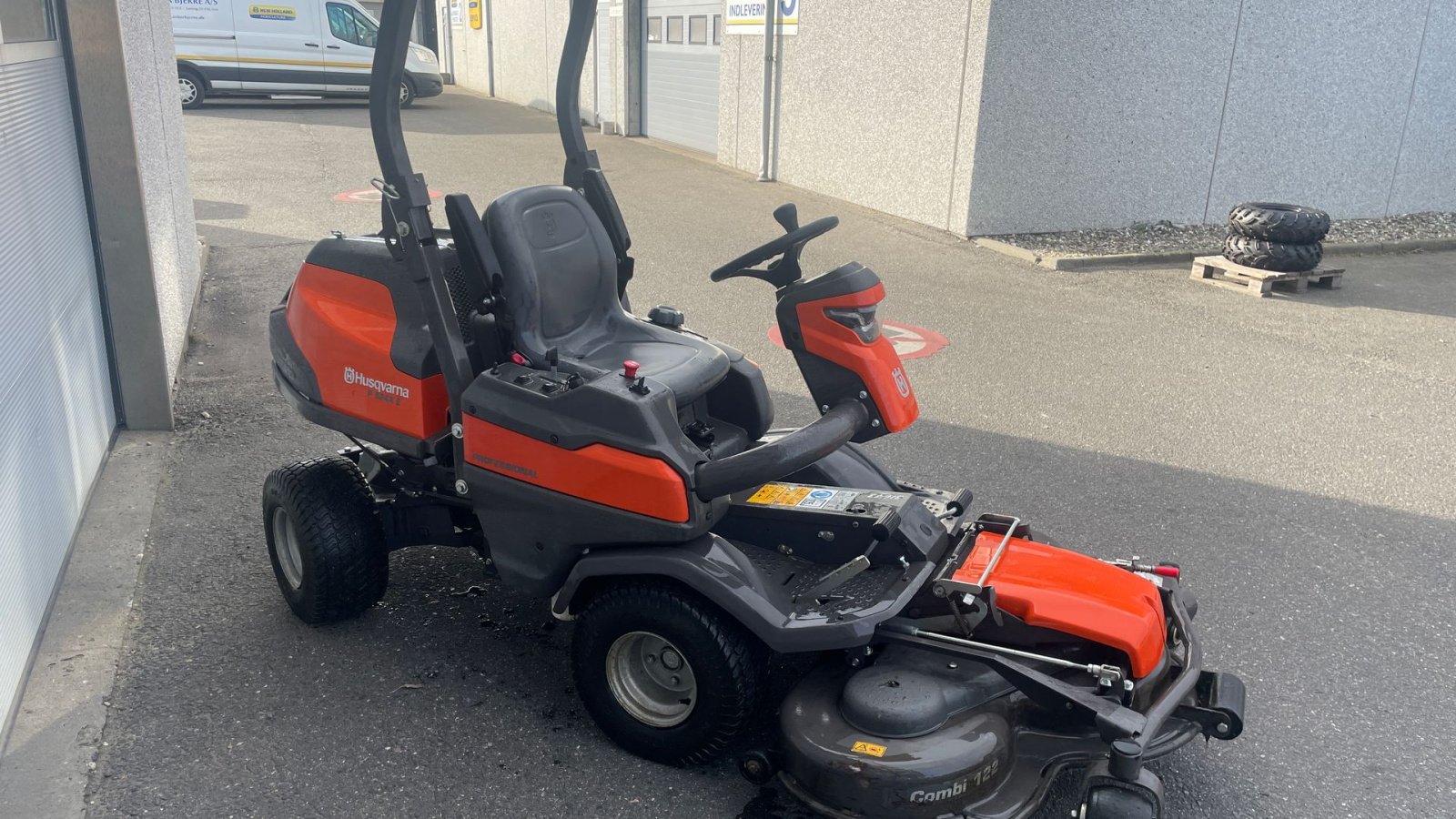 Rasentraktor des Typs Husqvarna P524X Efi, Gebrauchtmaschine in Holstebro (Bild 3)