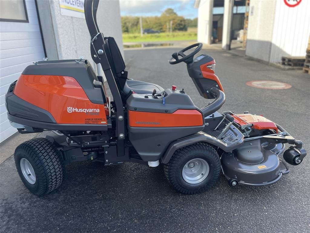 Rasentraktor des Typs Husqvarna P524X Inkl. combi 122 cm klippebord., Gebrauchtmaschine in Holstebro (Bild 3)