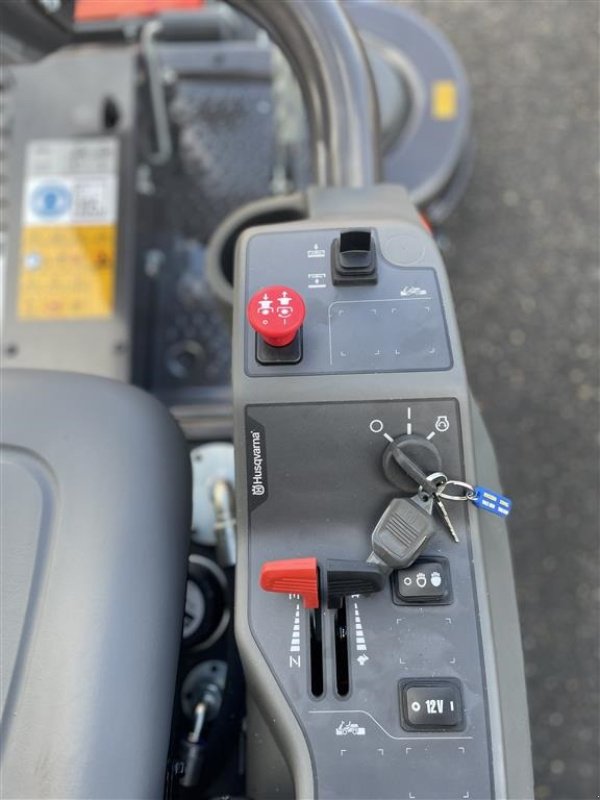 Rasentraktor des Typs Husqvarna P524X Inkl. combi 122 cm klippebord., Gebrauchtmaschine in Holstebro (Bild 4)