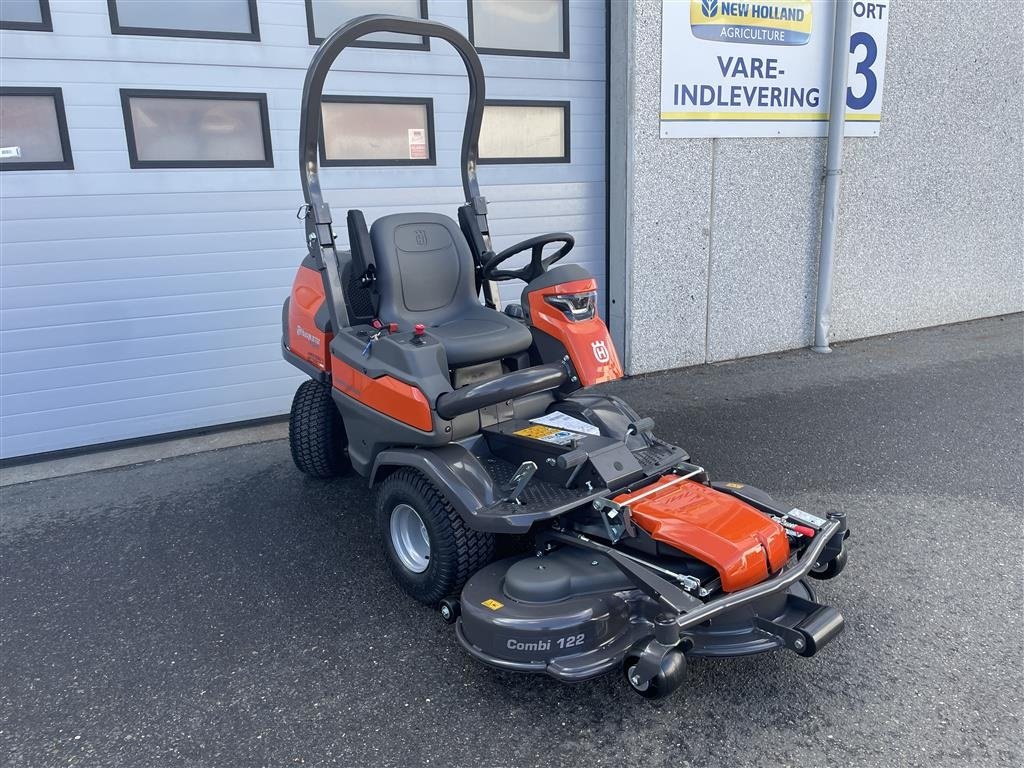 Rasentraktor des Typs Husqvarna P524X Inkl. combi 122 cm klippebord., Gebrauchtmaschine in Holstebro (Bild 2)