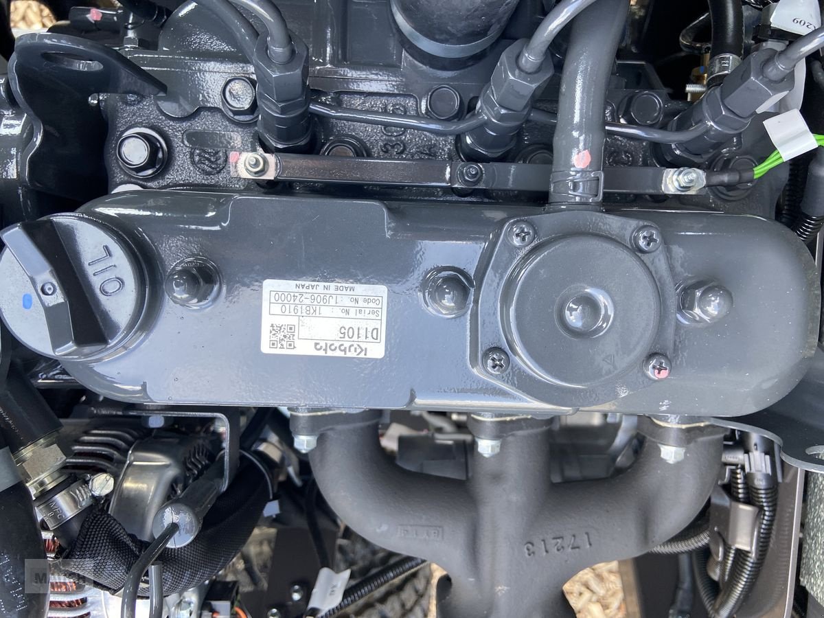 Rasentraktor des Typs Husqvarna P525 DX Kabine mit Mähdeck, Neumaschine in Burgkirchen (Bild 13)