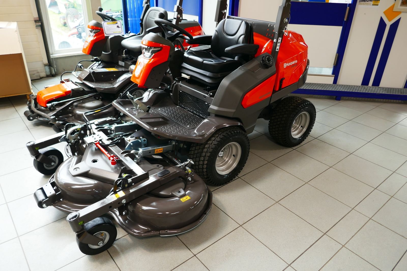 Rasentraktor des Typs Husqvarna Profi-Rider P525 DX, Gebrauchtmaschine in Villach (Bild 1)