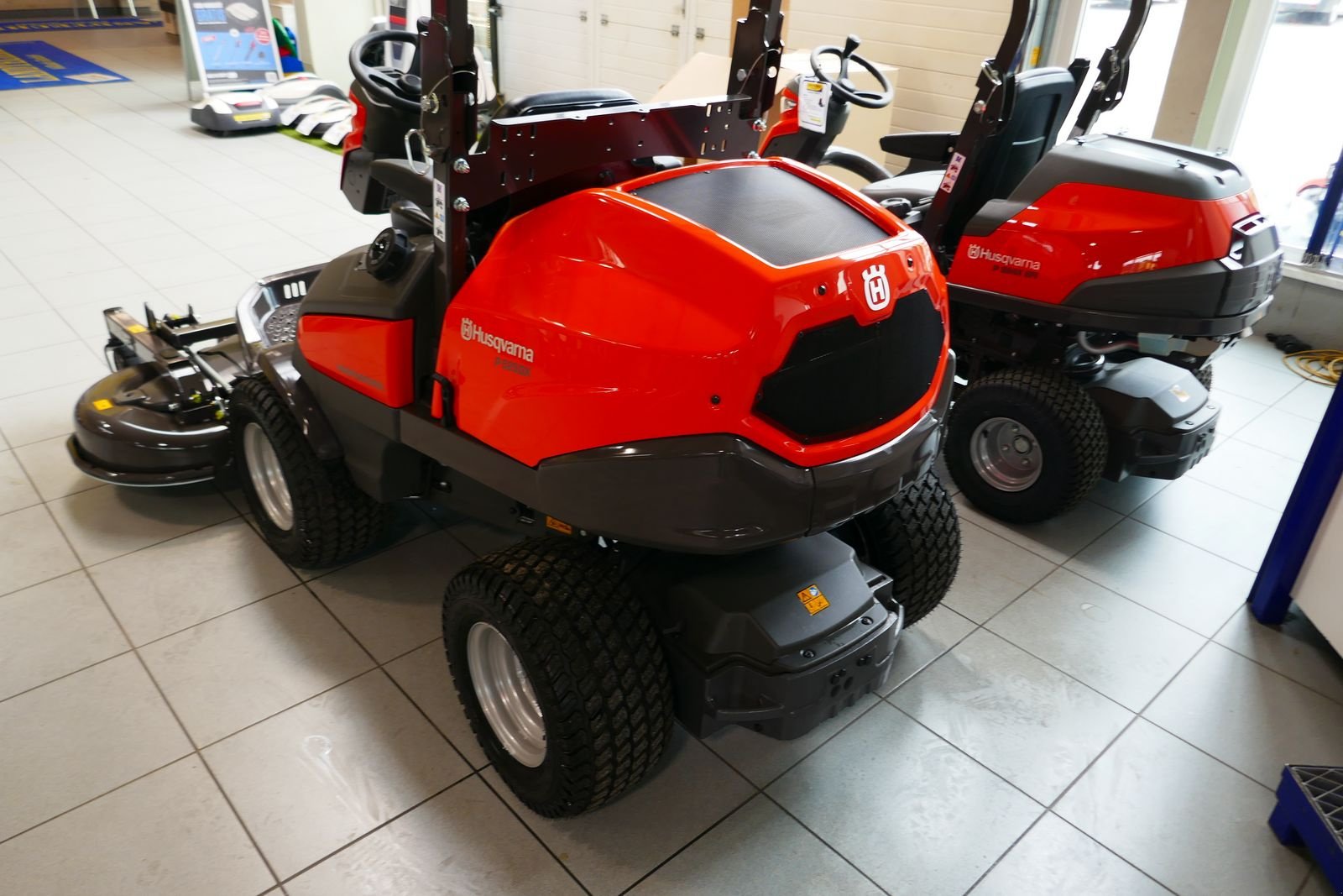 Rasentraktor des Typs Husqvarna Profi-Rider P525 DX, Gebrauchtmaschine in Villach (Bild 8)