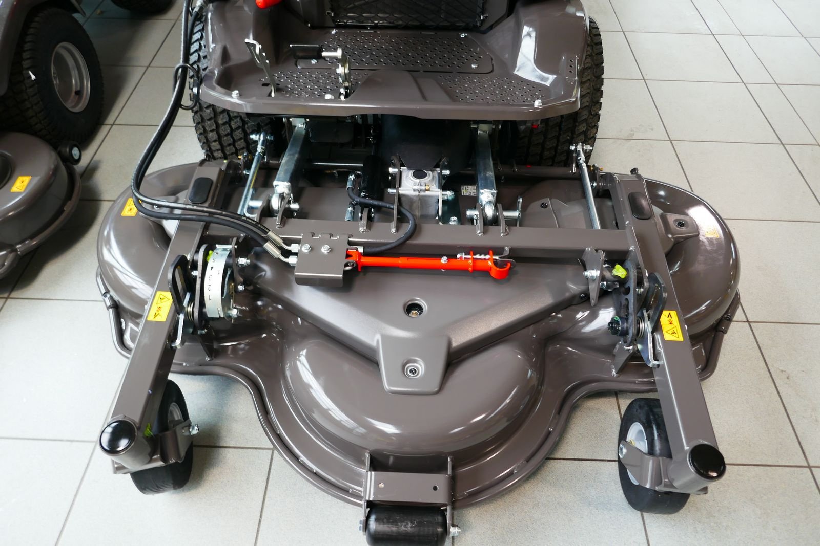 Rasentraktor des Typs Husqvarna Profi-Rider P525 DX, Gebrauchtmaschine in Villach (Bild 5)