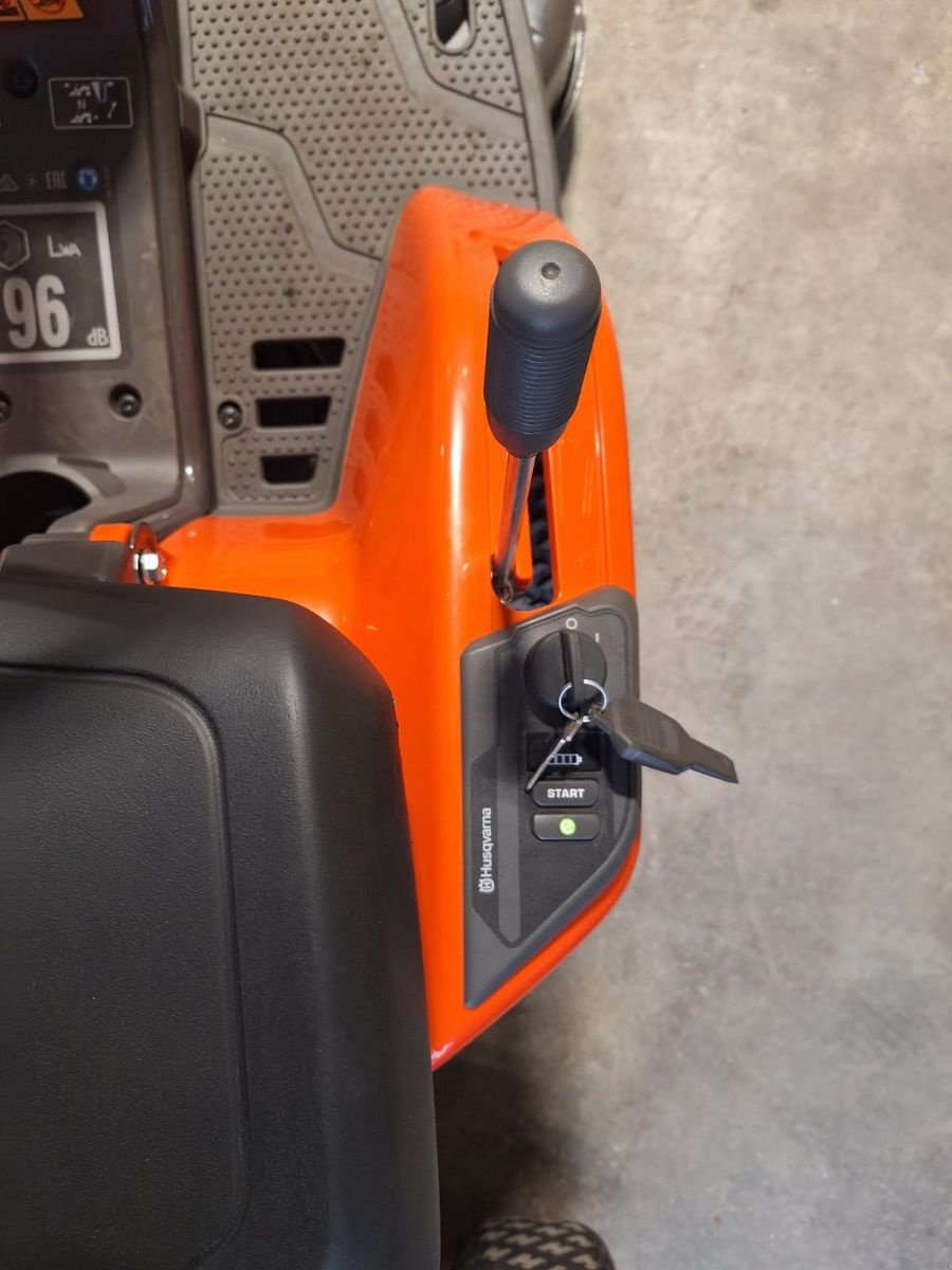 Rasentraktor za tip Husqvarna R 112iC, Gebrauchtmaschine u Villach (Slika 3)