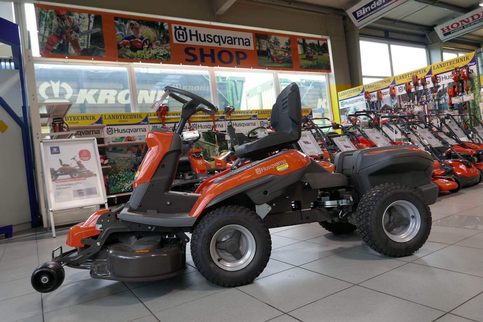 Rasentraktor типа Husqvarna R 200iX, Gebrauchtmaschine в Villach (Фотография 10)