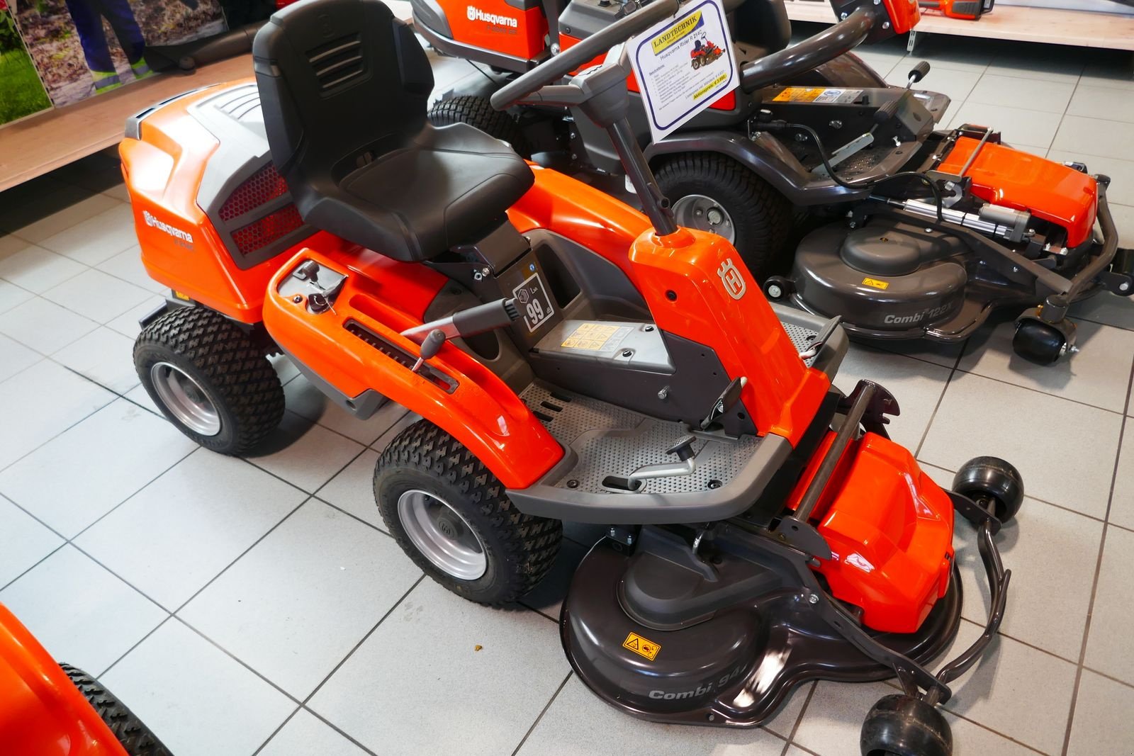 Rasentraktor typu Husqvarna R 214 C, Gebrauchtmaschine v Villach (Obrázek 10)