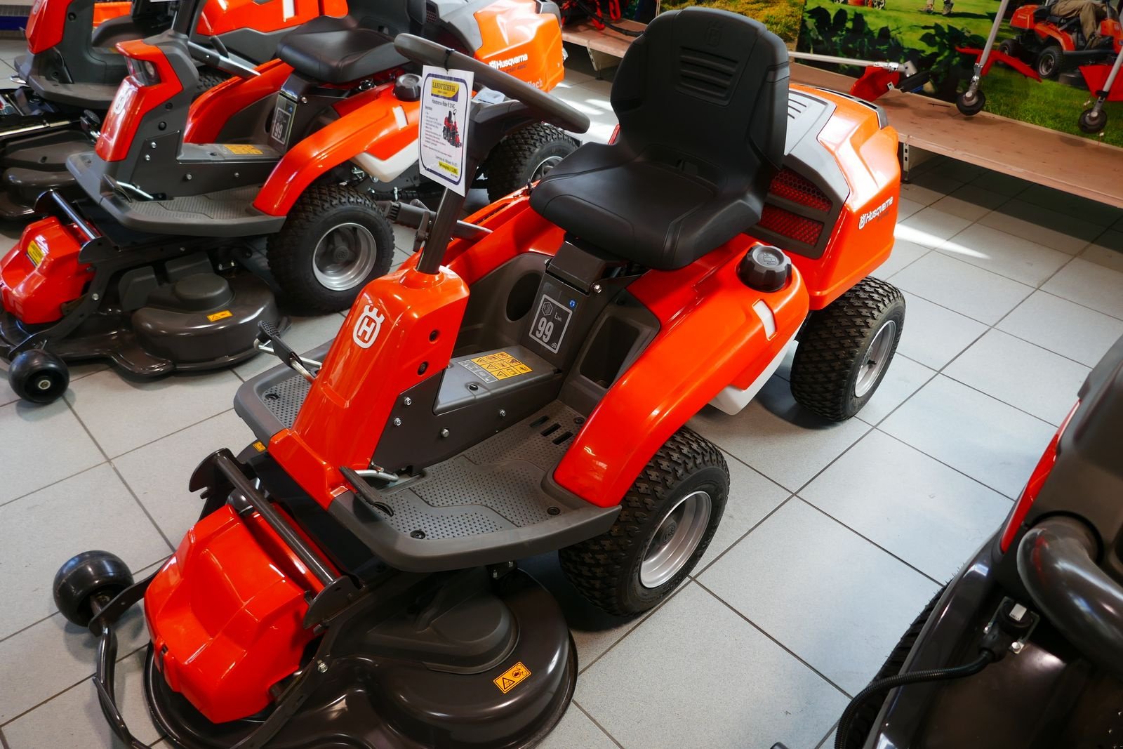 Rasentraktor typu Husqvarna R 214 C, Gebrauchtmaschine v Villach (Obrázek 1)