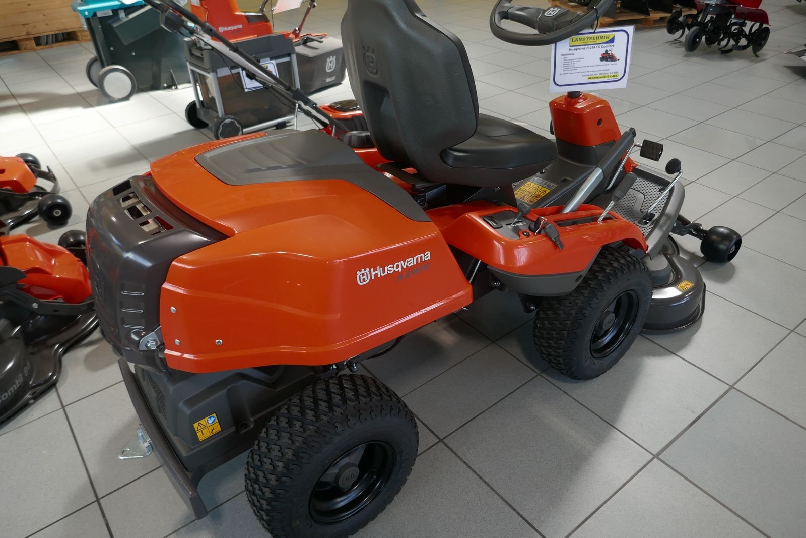 Rasentraktor typu Husqvarna R 214 TC Comfort Edition, Gebrauchtmaschine v Villach (Obrázek 7)