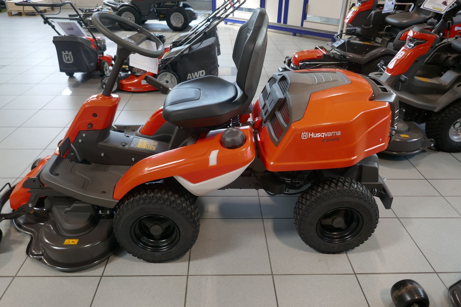 Rasentraktor typu Husqvarna R 214 TC Comfort Edition, Gebrauchtmaschine v Villach (Obrázek 8)