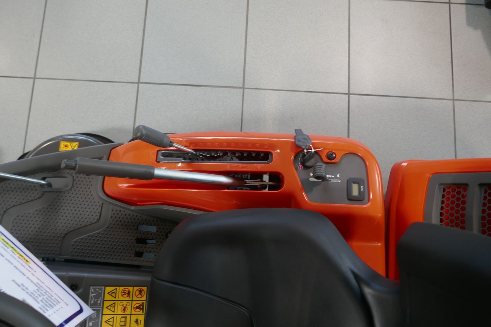 Rasentraktor typu Husqvarna R 214 TC Comfort Edition, Gebrauchtmaschine v Villach (Obrázek 10)