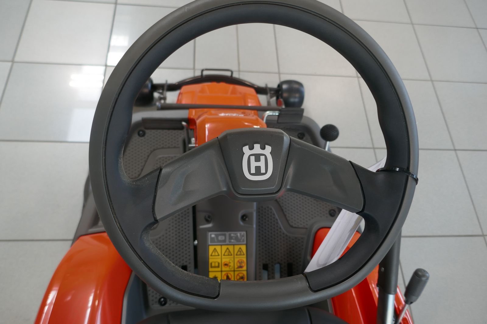 Rasentraktor typu Husqvarna R 214 TC Comfort Edition, Gebrauchtmaschine v Villach (Obrázek 11)