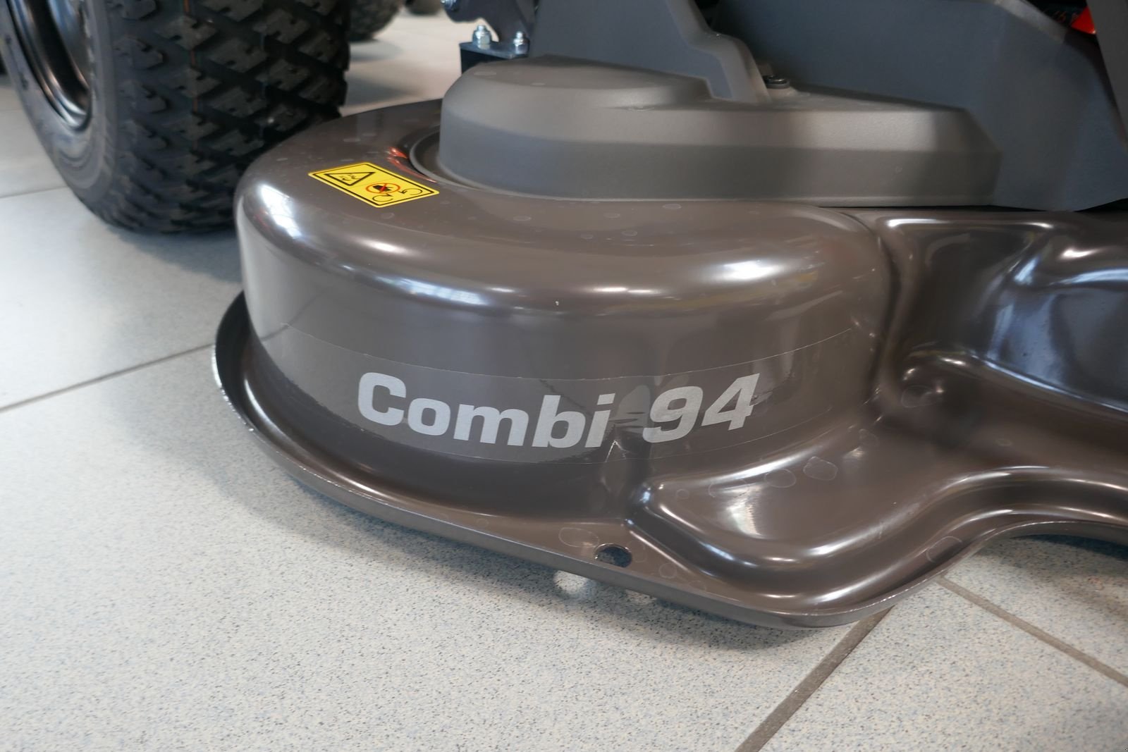 Rasentraktor typu Husqvarna R 214 TC Comfort Edition, Gebrauchtmaschine v Villach (Obrázek 4)